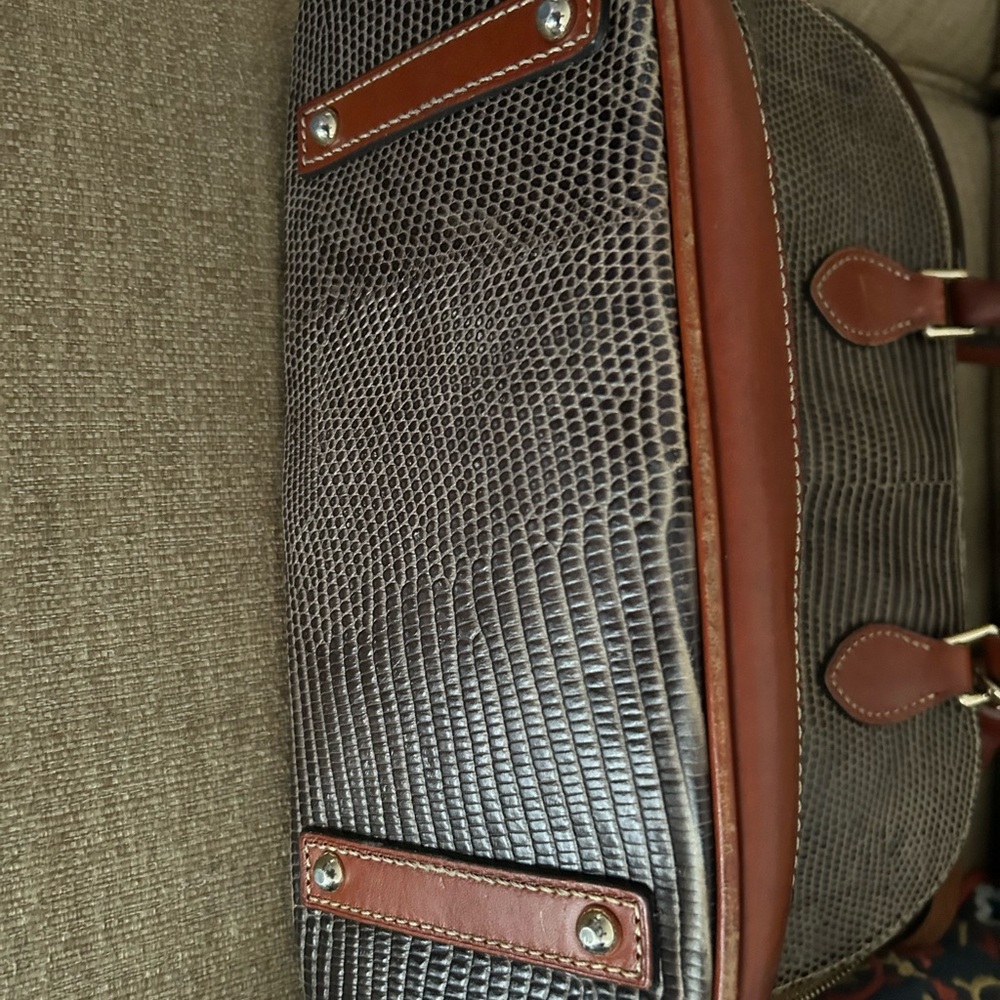 Dooney & Bourke Womens Grey Leather
Lizard Embossed Top Zip Satchel handbag. - Picture 9 of 12
